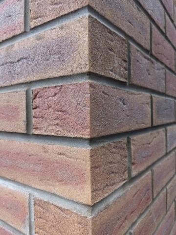 Re-pointing brickwork